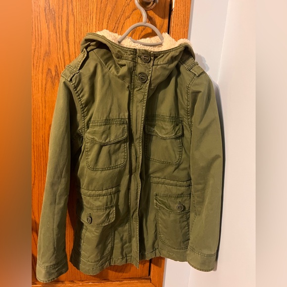 American Eagle Outfitters Jackets & Blazers - American Eagle Outfitters Olive Green Parka Coat w/ Sherpa Lined Hood - Size Med